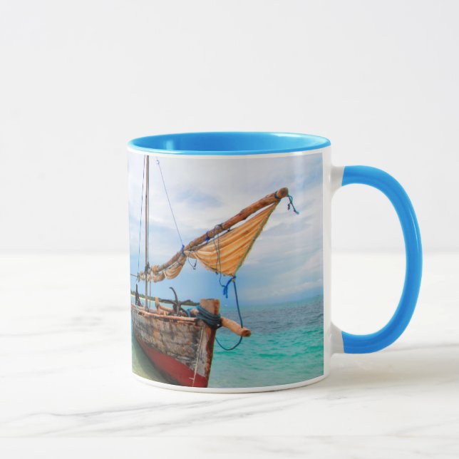 Taza Dhow tradicional, Zanzíbar, Tanzania (Derecha)