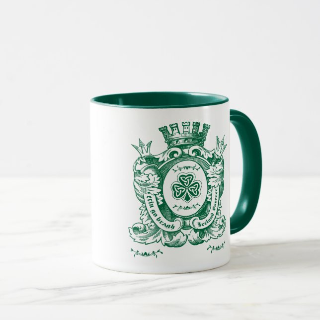 Taza Día de San Patricio, Escudo del Escudo de Shamrock (Anverso derecho)