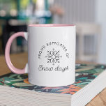 Taza Días Minimalistas de nieve moderna<br><div class="desc">Aprovecha la ❄️ magia de los días de nieve con esta minimalista taza, tu acogedor compañero para las aventuras de invierno. Lleve las huellas voluminosas y deje que los dulces copos inspiren su estilo. Imagina un delicado icono de copo de nieve bailando con gracia, susurrando "¡Que empiece la diversión!" en...</div>