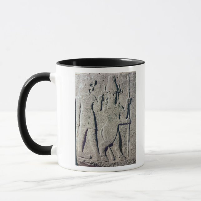 Taza Dios hitita Uomi, Karkemish (Izquierda)