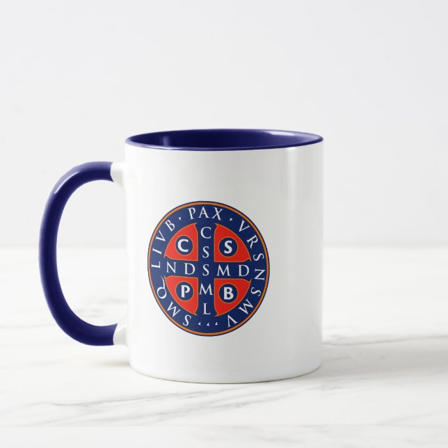 Taza Diseño de medallas de San Benedicto (Izquierda)