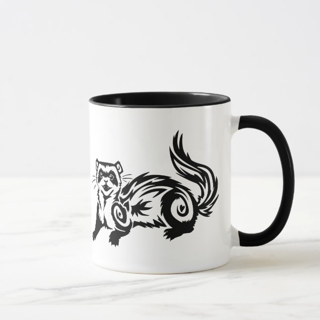 Taza Diseño de tatuaje de ferret tribal (Derecha)