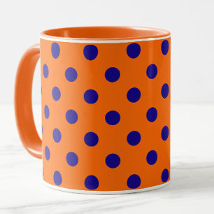 Taza Diseño del patrón de puntos de polka azul sobre Na