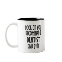 Taza divertida de la graduación del dentista