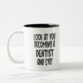 Taza divertida de la graduación del dentista
