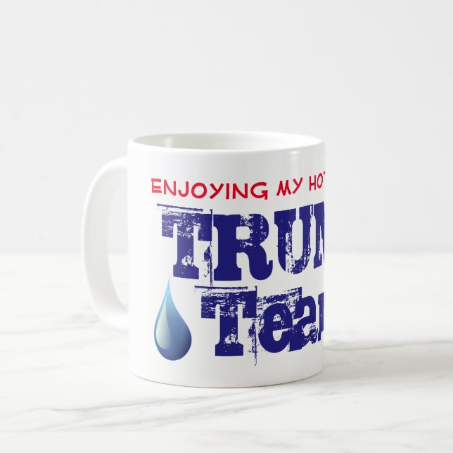 Taza divertida de los rasgones del triunfo (Anverso izquierdo)