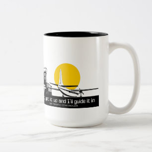 Taza divertida para el controlador aéreo
