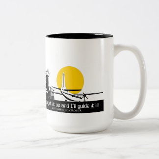 Taza divertida para el controlador aéreo