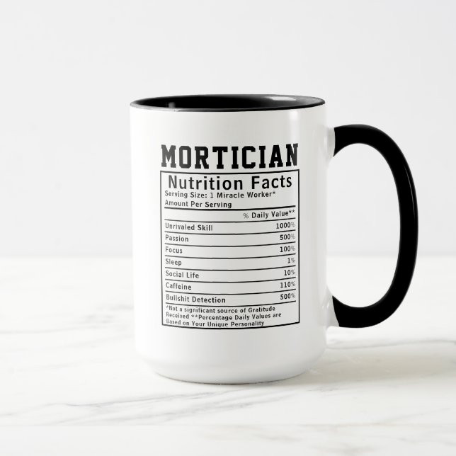 Taza Divertido Mortician Nutrition Hechos Empleados (Derecha)