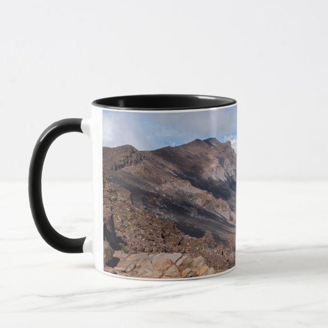 Taza dominando el cráter haleakala desde la llanta (Izquierda)