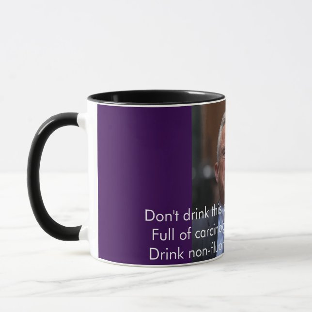 Taza Don't Drink This Coffee!  (Izquierda)
