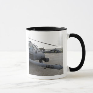 Taza Dos HH-60G pavimentan los halcones