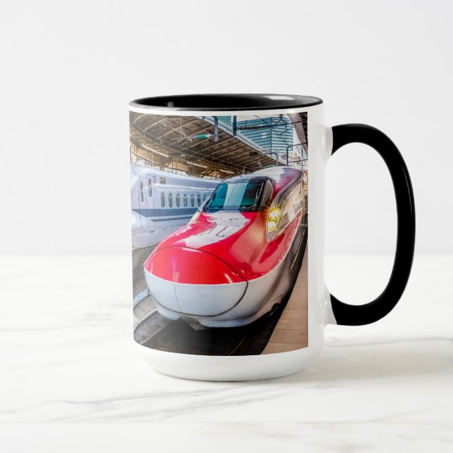 Taza Dos Shinkansen en la estación de Tokio (Derecha)