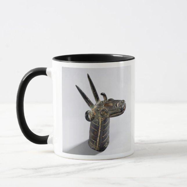 Taza Dragón, símbolo de dios Marduk, el último PE (Izquierda)