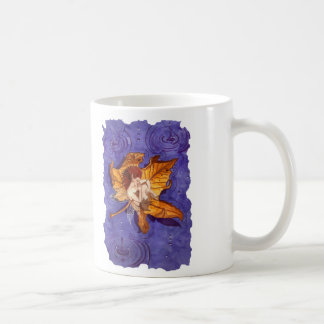 Taza dulce de la hada de la lluvia del otoño