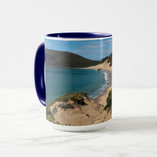 Taza Dunas de arena y hermosa bahía azul