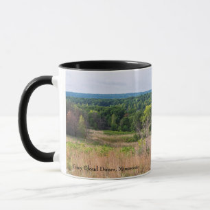 Taza dunas de nubes grises y otros paisajes lacustres