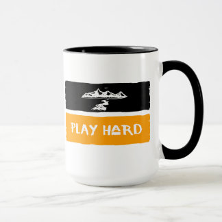 Taza dura de la montaña del juego