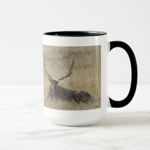 Taza E25 Alce Toro Echado en la Hierba