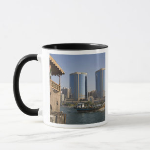 Taza EAU, Dubai, Dubai Creek. Canal de cruceros Dhow