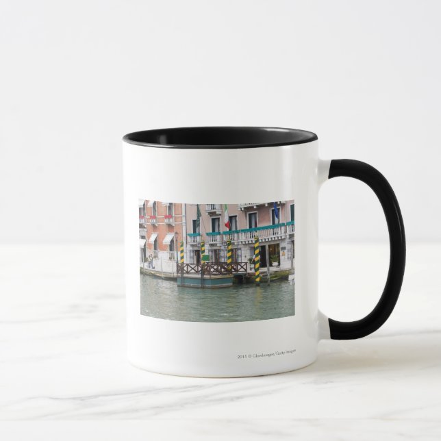 Taza Edificios en la costa en Venecia, Italia (Derecha)