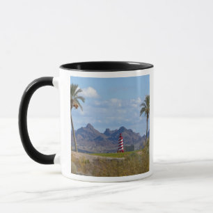 Taza EE. UU., Arizona, Lake Havasu City. Faro junto