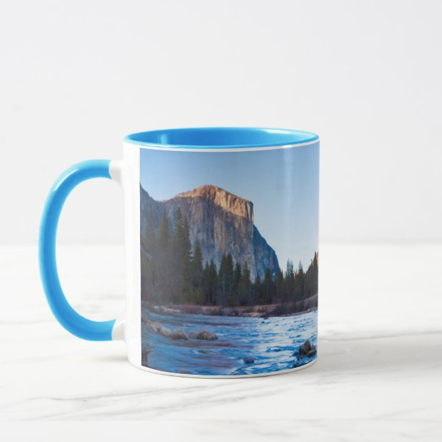 Taza EE.UU., California. Reflexiones rocosas en Merced (Izquierda)