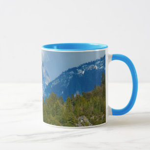 Taza EE. UU., California. Vista de Half Dome en Yosemit