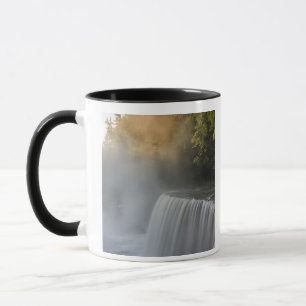 Taza EE. UU., Michigan, Península Superior. Amanecer de