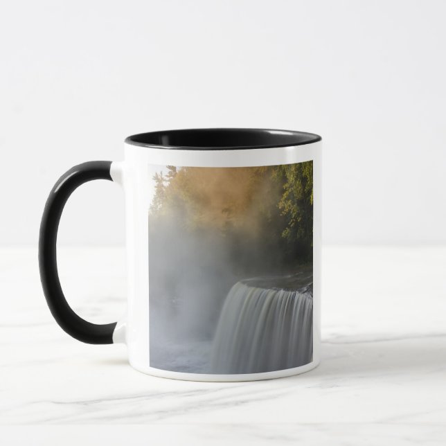 Taza EE. UU., Michigan, Península Superior. Amanecer de (Izquierda)