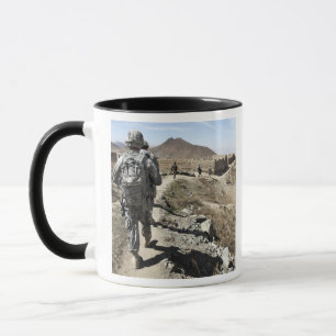 Taza Ejército nacional afgano y soldados de los