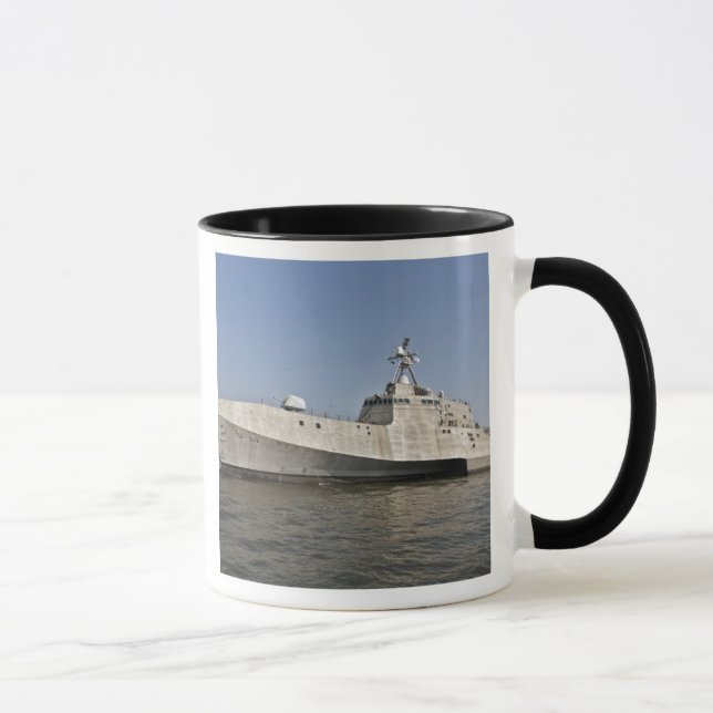 Taza El barco de combate litoral La independencia está  (Derecha)