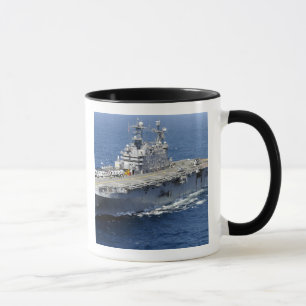 Taza El buque de asalto anfibio USS Peleliu