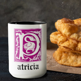 Taza El capital decorativo P de las criaturas míticas d