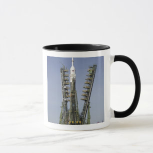 Taza El cohete Soyuz se erige en la posición 4
