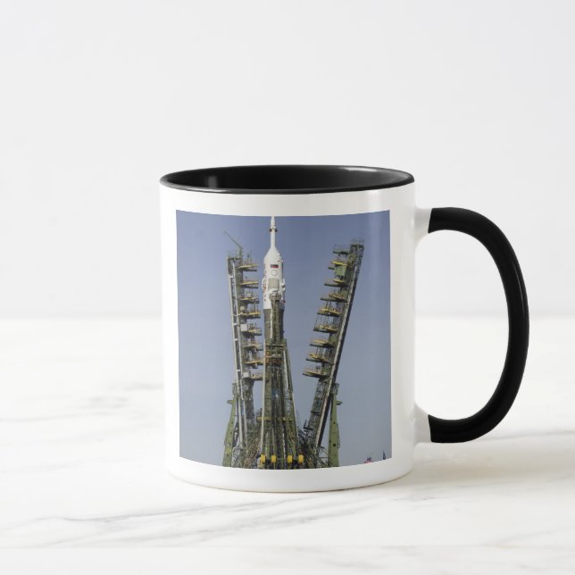 Taza El cohete Soyuz se erige en la posición 4 (Derecha)