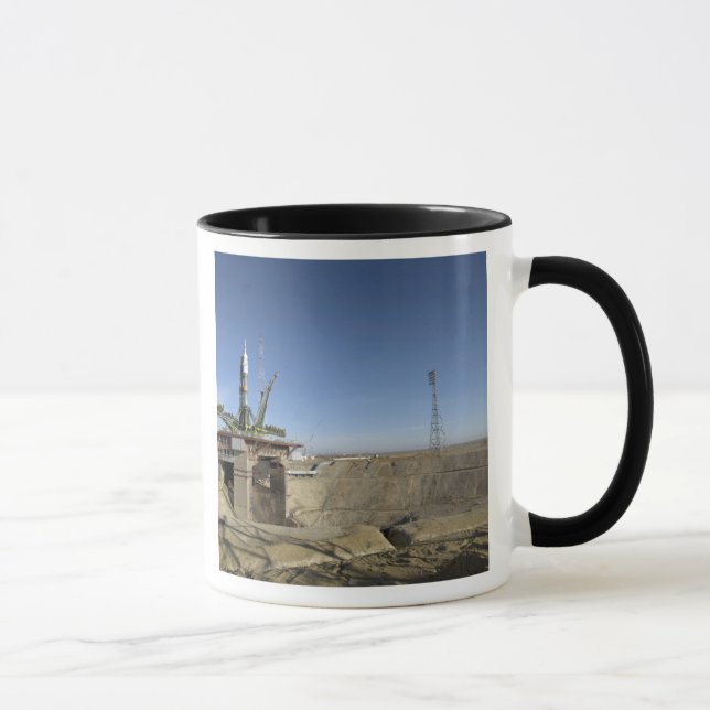 Taza El cohete Soyuz se erige en la posición 5 (Derecha)