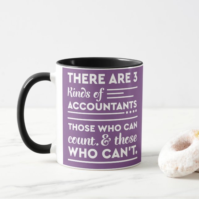 Taza El contable púrpura dice "3 clases de contables " (Con donut)