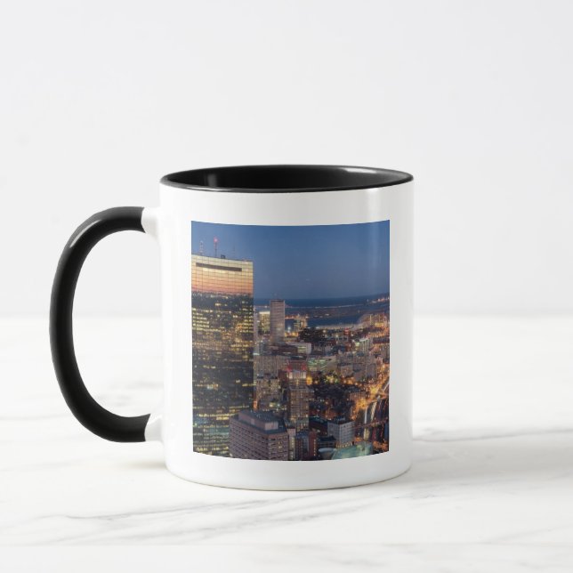 Taza El edificio de Boston con la luz se arrastra en el (Izquierda)