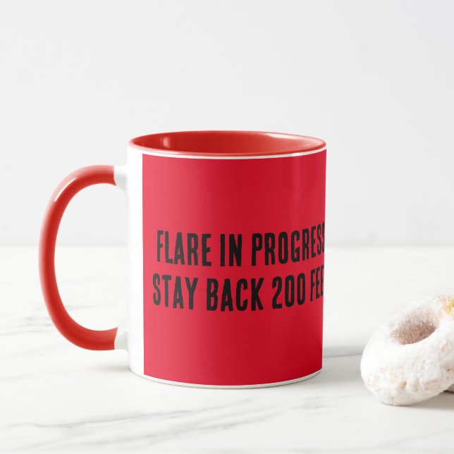 Taza El estallido está en progreso. Quédate a 70 metros (Con donut)