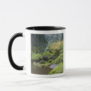 Taza El estanque paseo con puente lunar