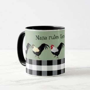Taza El gallo que manda en el gallinero de Nana negro b