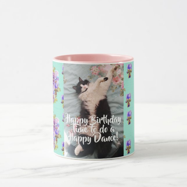 Taza El gato Tuxedo es gracioso baile feliz cumpleaños  (Centro)