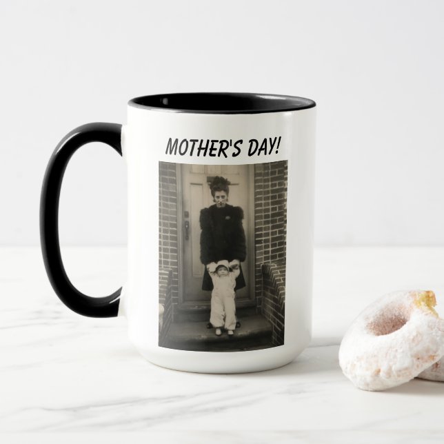 Taza El hilarante y desgarrador Día de la Madre (Con donut)