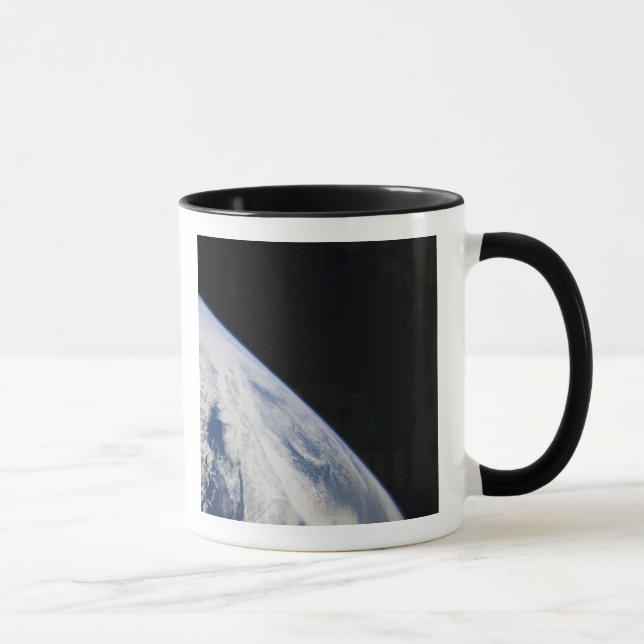 Taza El horizonte de la Tierra y la oscuridad del espac (Derecha)