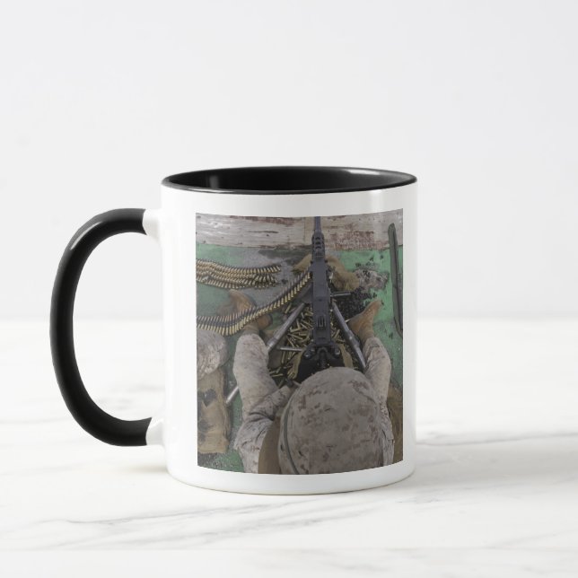Taza El marine estadounidense dispara una ametralladora (Izquierda)