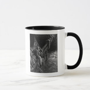 Taza El marino mira en las serpientes en el océano