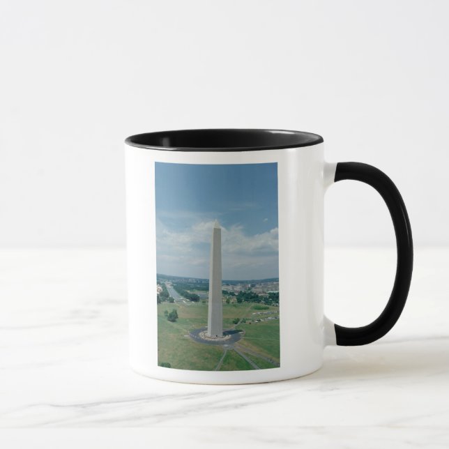 Taza El monumento de Washington, construido 1848-85 (Derecha)