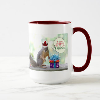 Taza El navidad atesora con los regalos de Navidad