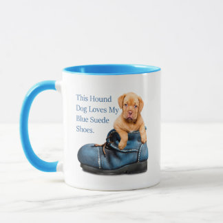 Taza El perro de caza ama los zapatos ante azules